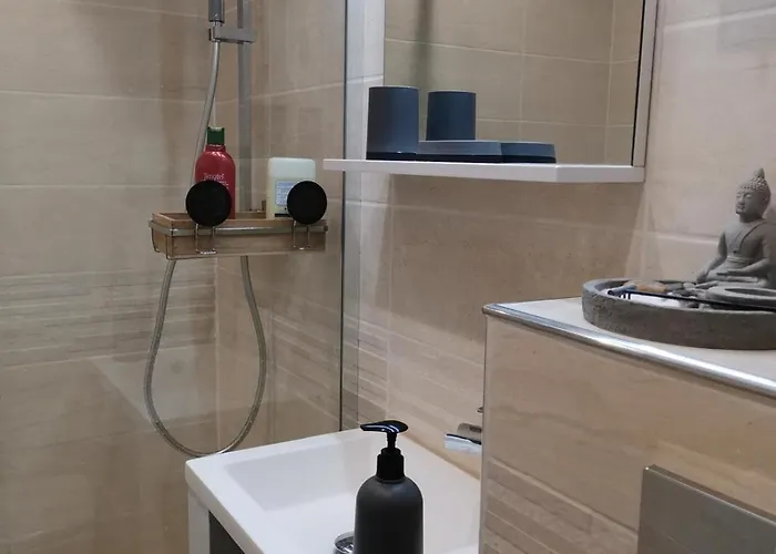 Vue Pour 4 Personnes Accès Direct Wifi Débit Gratuit Appartamento