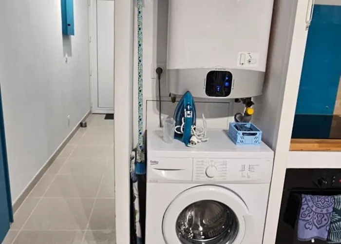Vue Pour 4 Personnes Accès Direct Wifi Débit Gratuit