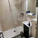 Daire Vue Mer,acces Direct Plage,fibre,clim,parking Public Gratuit *